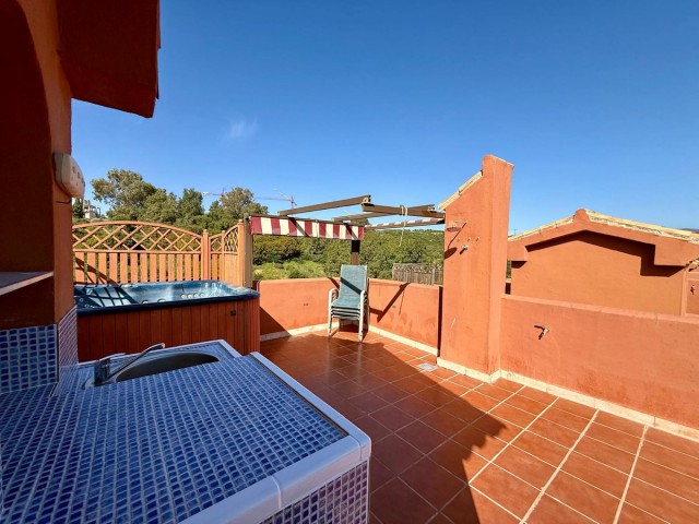 3 Bedrooms Apartment in Estepona