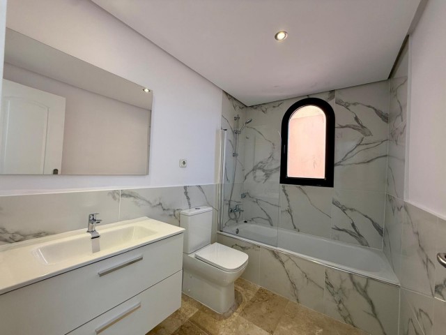 3 Bedrooms Apartment in Estepona