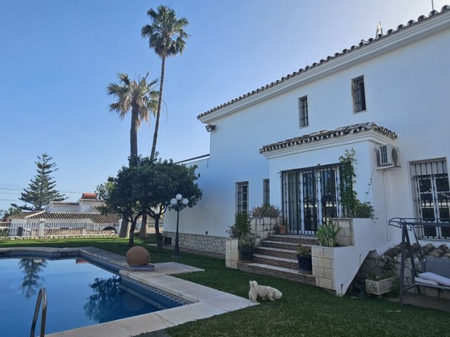 6 Bedrooms Villa in Benalmadena Costa