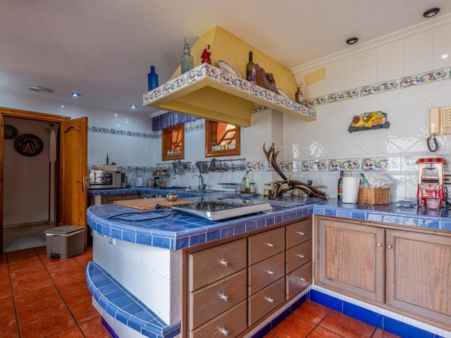 6 Bedrooms Villa in Benalmadena Costa