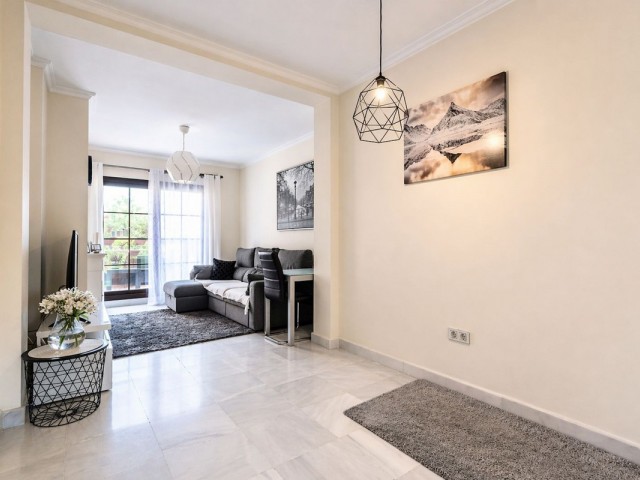 Huoneisto, Hacienda del Sol, R5362738