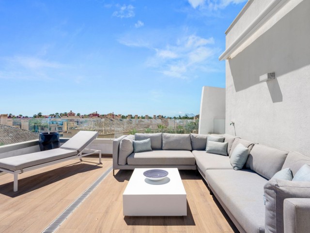 3 Bedrooms Apartment in Sotogrande Puerto