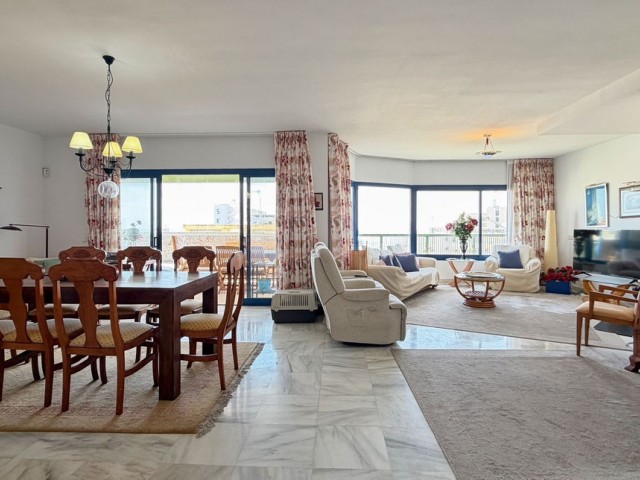 4 Bedrooms Apartment in Marbella