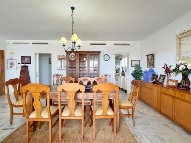4 Bedrooms Apartment in Marbella