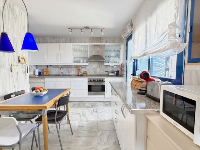 4 Bedrooms Apartment in Marbella