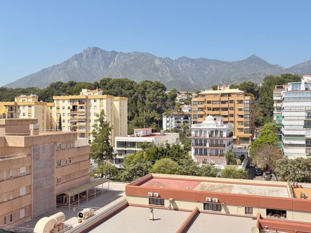 4 Bedrooms Apartment in Marbella