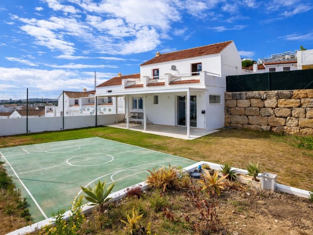 Villa con 2 Dormitorios  en Casares Playa