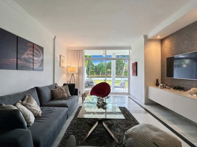 2 Bedrooms Apartment in Puerto Banús