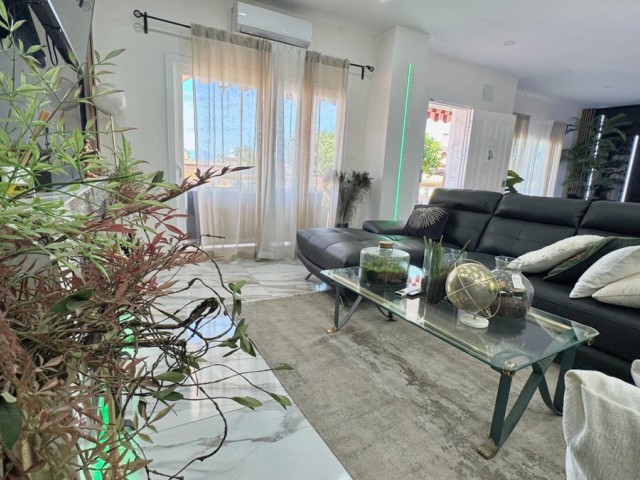 Villa avec 5 Chambres  à Alhaurín de la Torre