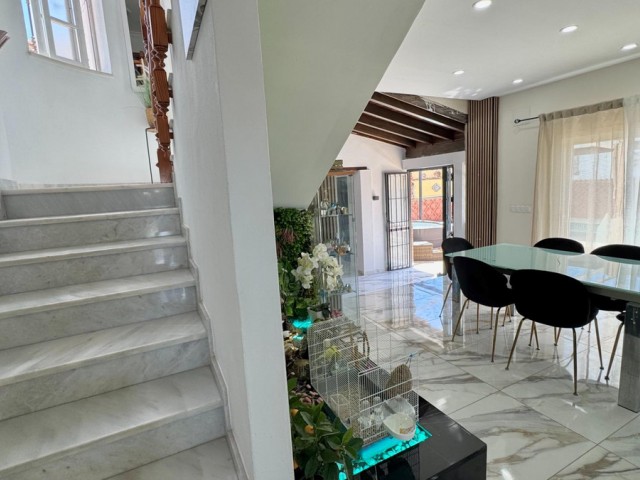 Villa avec 5 Chambres  à Alhaurín de la Torre