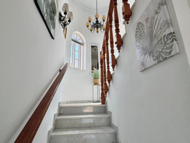 Villa avec 5 Chambres  à Alhaurín de la Torre