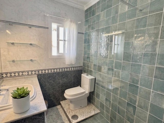 Villa avec 5 Chambres  à Alhaurín de la Torre