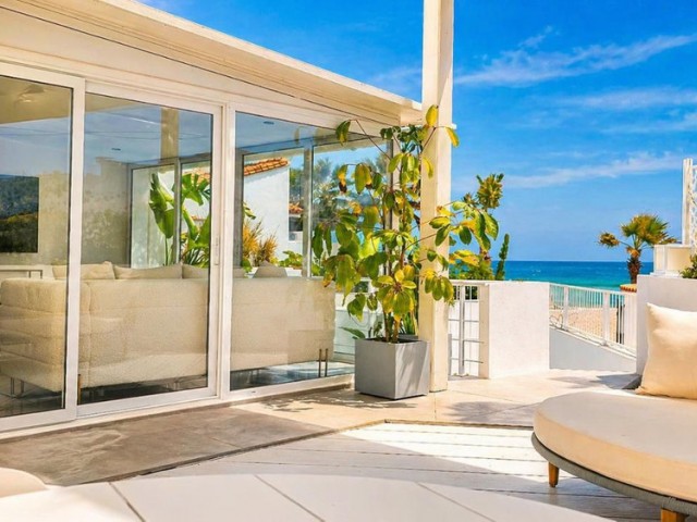 3 Bedrooms Villa in Estepona