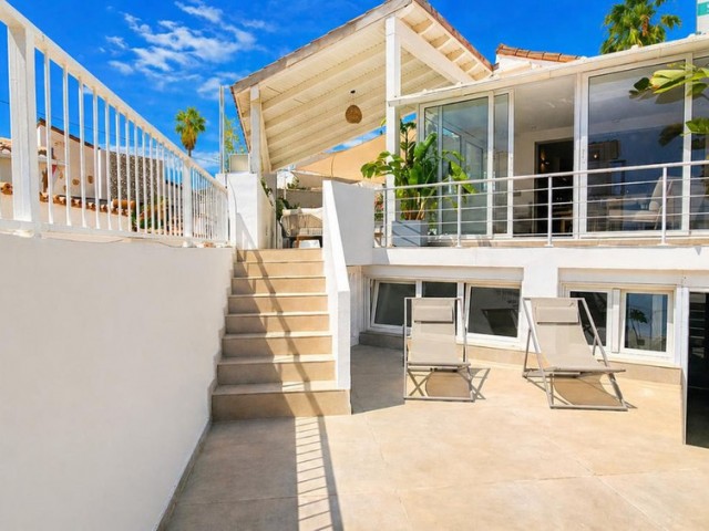 3 Bedrooms Villa in Estepona