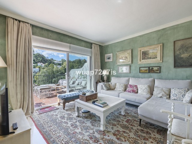 2 Bedrooms Townhouse in Benahavís