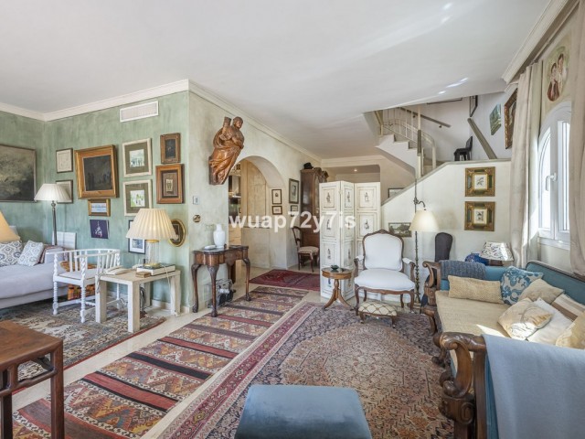 2 Bedrooms Townhouse in Benahavís