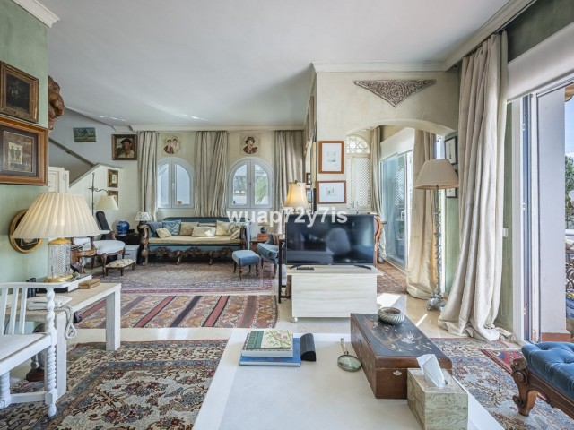 2 Bedrooms Townhouse in Benahavís
