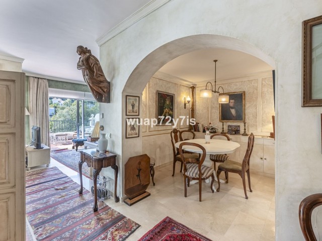 2 Bedrooms Townhouse in Benahavís