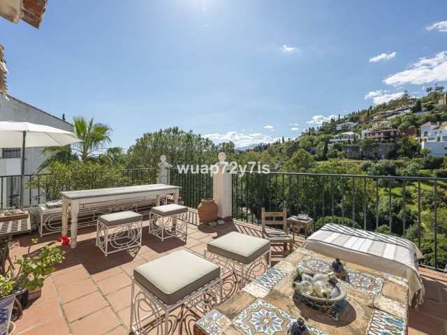 2 Bedrooms Townhouse in Benahavís