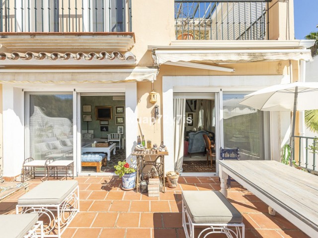 2 Bedrooms Townhouse in Benahavís