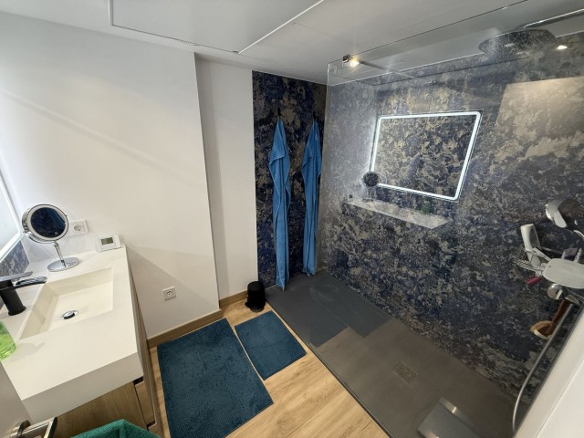 2 Bedrooms Apartment in Elviria