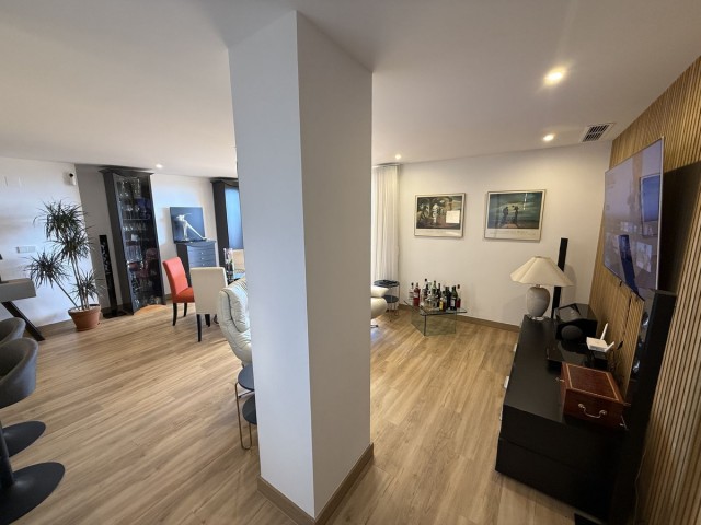 2 Bedrooms Apartment in Elviria