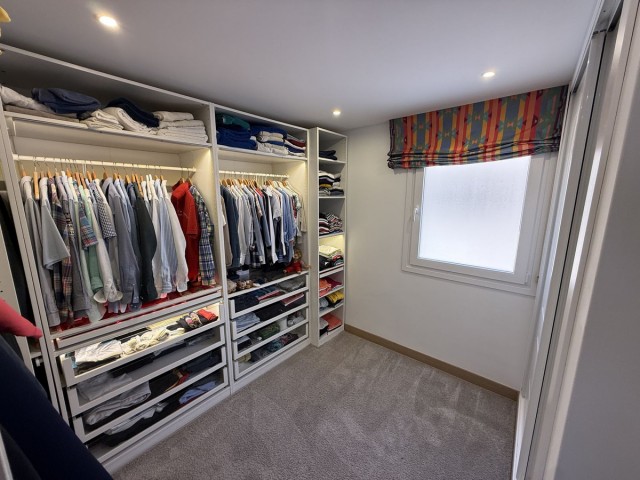 2 Bedrooms Apartment in Elviria