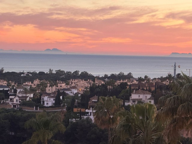 2 Bedrooms Apartment in Elviria