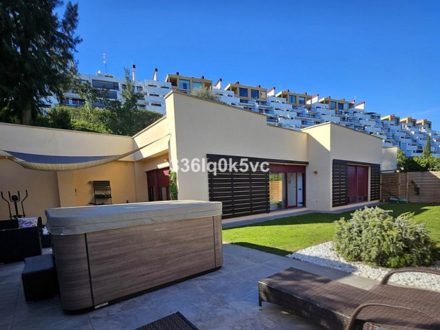 3 Bedrooms Villa in Benahavís