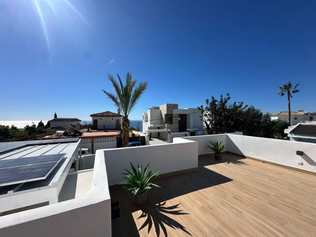 4 Bedrooms Villa in Benalmadena