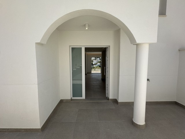 Maison mitoyenne avec 4 Chambres  à Torrequebrada