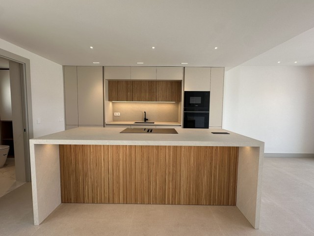 Maison mitoyenne avec 4 Chambres  à Torrequebrada