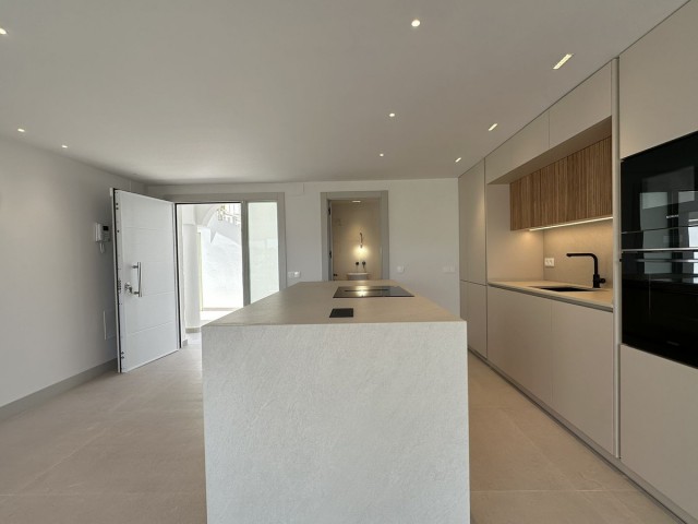 Maison mitoyenne avec 4 Chambres  à Torrequebrada