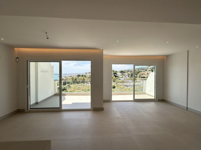 Maison mitoyenne avec 4 Chambres  à Torrequebrada