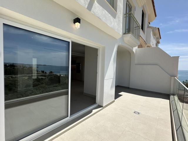 Maison mitoyenne avec 4 Chambres  à Torrequebrada