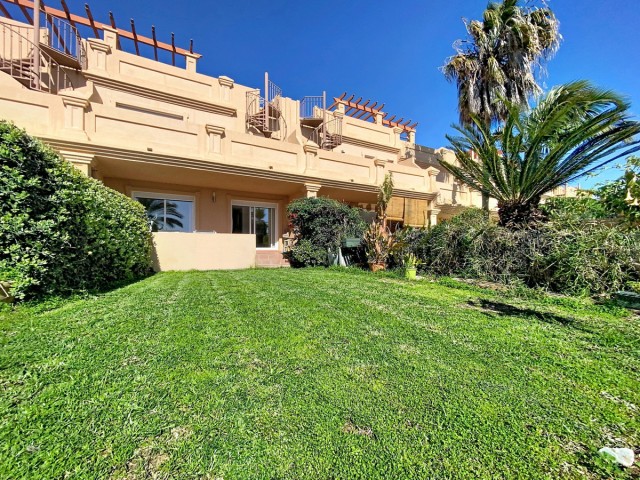 3 Bedrooms Townhouse in Estepona