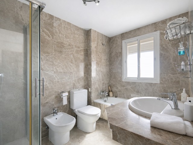 3 Bedrooms Townhouse in Estepona