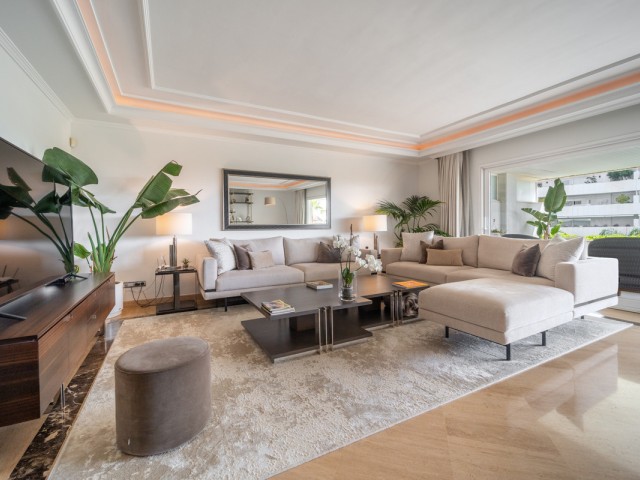 3 Bedrooms Apartment in Puerto Banús