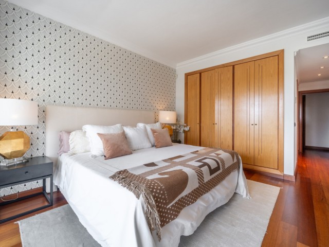3 Bedrooms Apartment in Puerto Banús