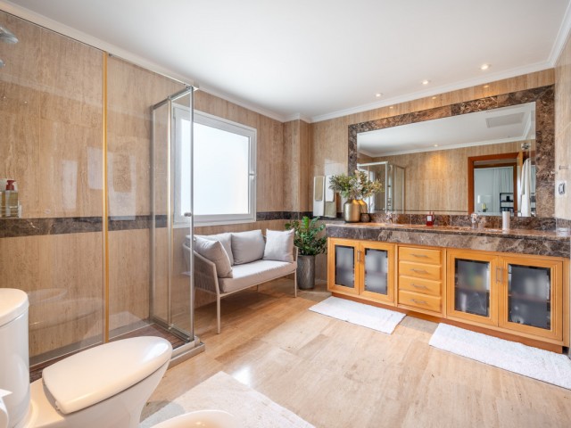3 Bedrooms Apartment in Puerto Banús