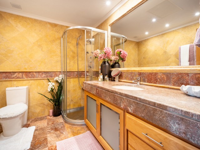 3 Bedrooms Apartment in Puerto Banús