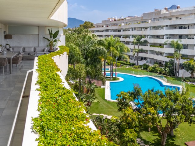 3 Bedrooms Apartment in Puerto Banús