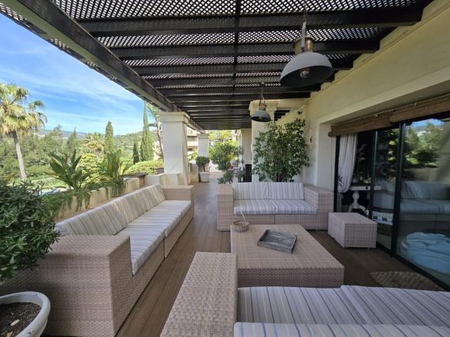 2 Bedrooms Apartment in Benahavís