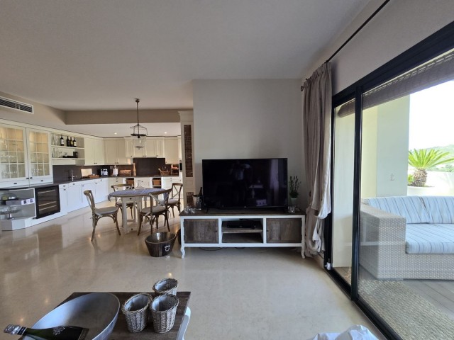 2 Bedrooms Apartment in Benahavís