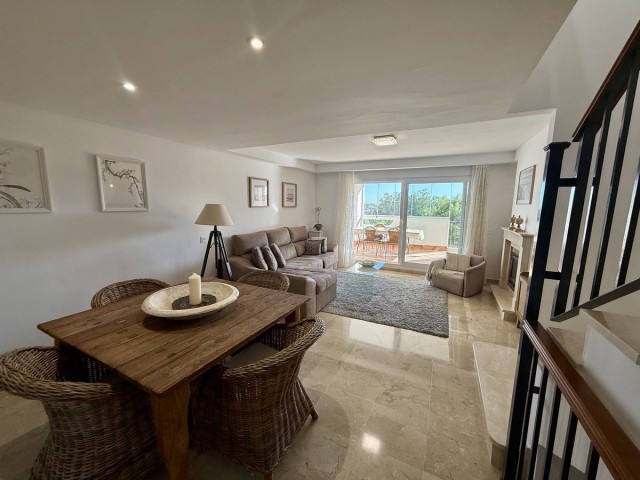 Maison mitoyenne, Cabopino, R5365018