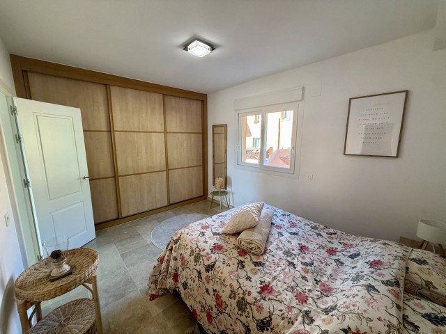 Maison mitoyenne avec 5 Chambres  à Cabopino