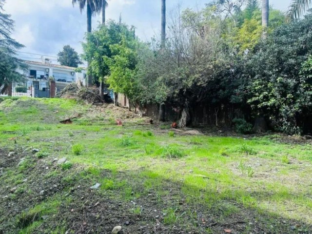  Terreno en Nueva Andalucía