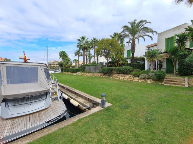 3 Bedrooms Townhouse in Sotogrande