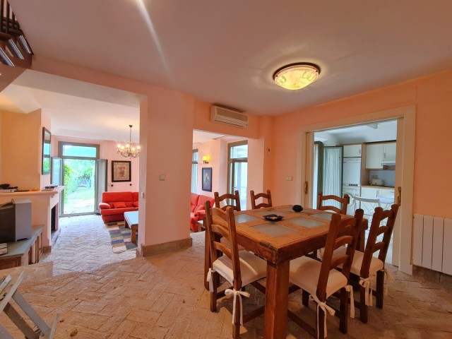 3 Bedrooms Townhouse in Sotogrande