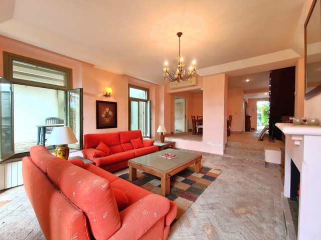 3 Bedrooms Townhouse in Sotogrande